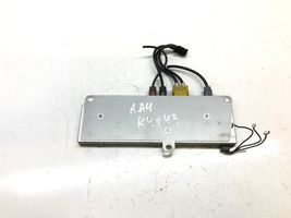 Audi A4 S4 B6 8E 8H Antenos stiprintuvas 8E9035225P