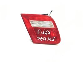 BMW 3 E46 Lampy tylnej klapy bagażnika 388569L