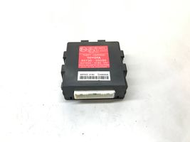 Toyota Avensis T250 Kit centralina motore ECU e serratura 8966105C82