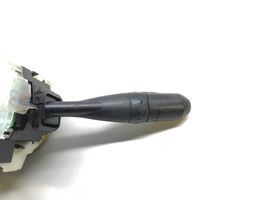 Mitsubishi Colt Interruptor/palanca de limpiador de luz de giro MR986420