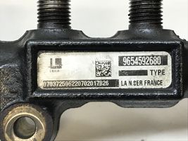 Peugeot 307 Tuyau de conduite principale de carburant 9654592680