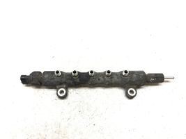 Toyota RAV 4 (XA30) Listwa wtryskowa 8945871010