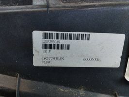 Nissan Note (E11) Grille calandre supérieure de pare-chocs avant DS0729301