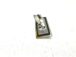 Audi TT Mk1 Lampa oświetlenia tylnej tablicy rejestracyjnej 10R047137