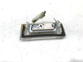 Audi TT Mk1 Lampa oświetlenia tylnej tablicy rejestracyjnej 10R047137