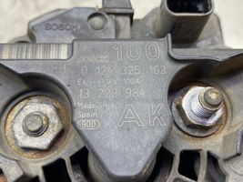 Opel Zafira B Generatore/alternatore 13229984