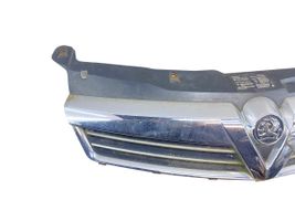 Opel Astra H Griglia superiore del radiatore paraurti anteriore 13225788