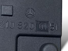Mercedes-Benz CLK A208 C208 Istuimen lämmityksen kytkin 2108200151
