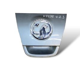 Opel Astra J Uchwyt / Rączka zewnętrzna otwierania klapy tylnej / bagażnika 13271374