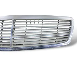 Mercedes-Benz C W203 Grille calandre supérieure de pare-chocs avant A2038800483