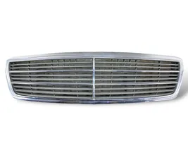 Mercedes-Benz C W203 Grille calandre supérieure de pare-chocs avant A2038800483