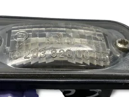 Mercedes-Benz C W203 Lampa oświetlenia tylnej tablicy rejestracyjnej 2038200066