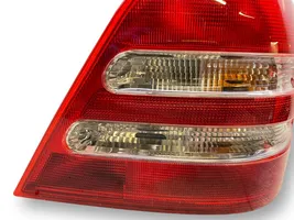 Mercedes-Benz C W203 Lampa tylna 3311674022