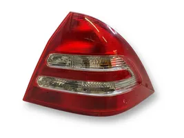 Mercedes-Benz C W203 Lampa tylna 3311674022