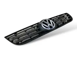 Volkswagen Polo IV 9N3 Front bumper upper radiator grill 6Q0853653E