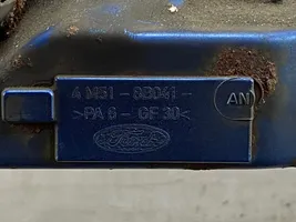 Ford Focus Ylempi jäähdyttimen ylätuen suojapaneeli 4M518B041