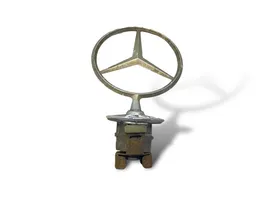 Mercedes-Benz C W203 Valmistajan merkki/logo/tunnus 