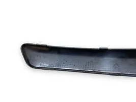 Volkswagen Polo IV 9N3 Moulure de pare-chocs avant 6Q0807718A