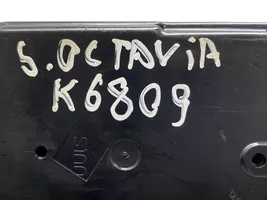 Skoda Octavia Mk2 (1Z) Panel radia 5N0035342C