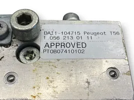 Peugeot 307 Pompe hydraulique de toit convertible 10562130111