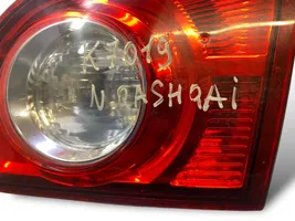 Nissan Qashqai Lampy tylnej klapy bagażnika 89071064