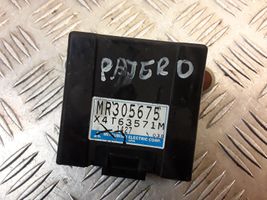 Mitsubishi Pajero Door central lock control unit/module MR305675