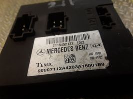 Mercedes-Benz E W211 Korin keskiosan ohjainlaite 2115452132