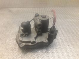 Audi A4 S4 B7 8E 8H Imusarjan venttiilin käyttömoottori 06F133482B