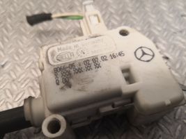 Mercedes-Benz ML W163 Serratura del tappo del serbatoio del carburante 