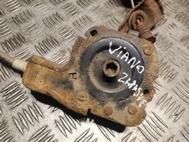 Mercedes-Benz Vito Viano W639 Supporto di montaggio ruota di scorta 6394000239