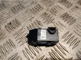 Mercedes-Benz C W204 Botón interruptor de luz de peligro 2048706858