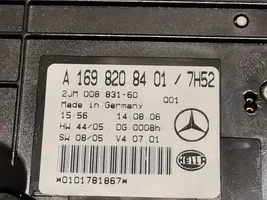 Mercedes-Benz B W245 Światło fotela przedniego 1698208401
