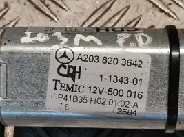 Mercedes-Benz C W203 Moteur de réglage de siège 2038203642