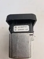 Mercedes-Benz E W213 USB-pistokeliitin A2138207701