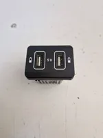 Mercedes-Benz E W213 USB-pistokeliitin A2138207701