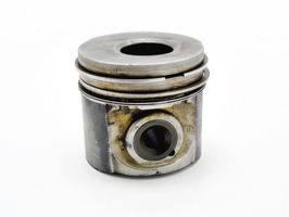 Renault Master II Piston 