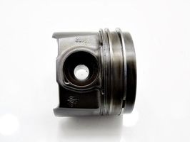 Citroen C4 II Piston 0851E