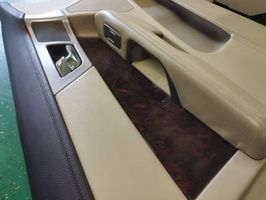 Jaguar XF Istuimien ja ovien verhoilusarja 