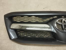 Toyota Hilux (AN10, AN20, AN30) Front bumper upper radiator grill 531000K010