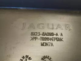 Jaguar XF Radiatoru paneļa apakšējā daļa (televizora) 8X238A095AA