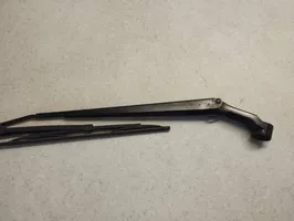 Toyota Land Cruiser (J100) Front wiper blade arm 