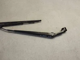 Toyota Land Cruiser (J100) Front wiper blade arm 