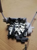 Audi A4 S4 B5 8D Serratura portiera anteriore 8D1837015F