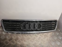 Audi A4 S4 B6 8E 8H Grotelės priekinės 4B0853651A