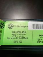 Volkswagen Golf IV Vahvistin 1J0035456