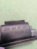 Audi A4 S4 B5 8D Luce targa 8D5827632