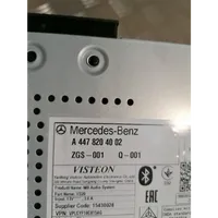 Mercedes-Benz Vito Viano W447 Panel / Radioodtwarzacz CD/DVD/GPS A4478204002