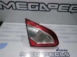 Nissan Qashqai+2 Lampy tylnej klapy bagażnika 