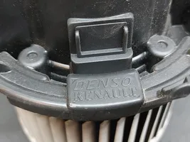 Renault Clio IV Lämmittimen puhallin 