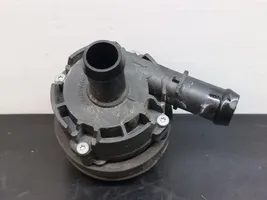 Mercedes-Benz A W176 Pompe à eau de liquide de refroidissement 